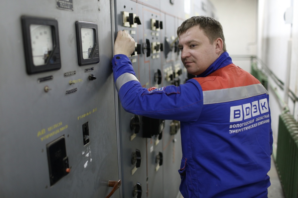 10_Электромонтер ОВБ Комин Алексей Николаевич.jpg